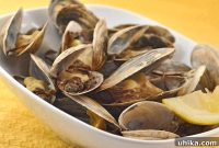 Classic New England Steamed Clams