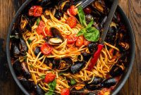 Ardent Tomato Linguine with Succulent Mussels