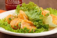 Zesty Bang Bang Shrimp Lettuce Cups