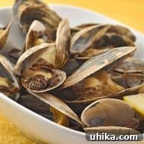 Classic New England Steamed Clams 3 Steamer Clams, New England Style