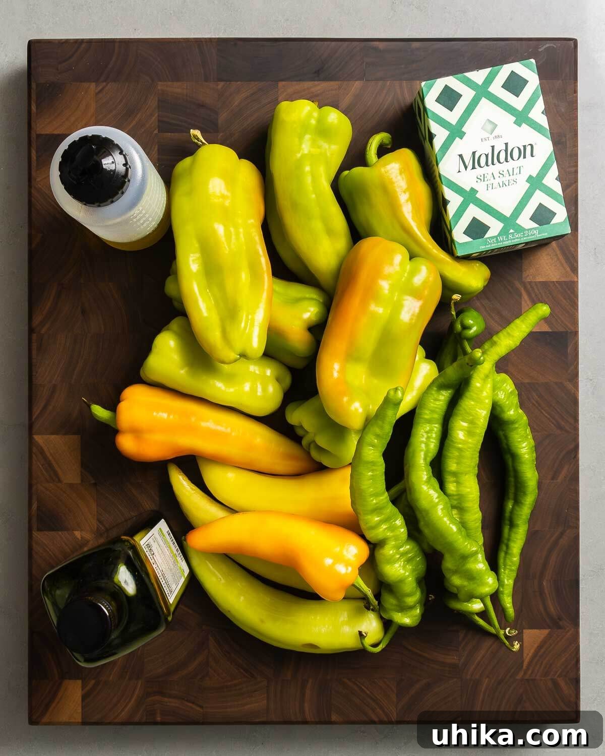 Classic Italian Sautéed Peppers 3 Ingredients for Italian fried peppers: olive oil, Italian frying peppers or cubanelle, long hot peppers, sea salt, and avocado oil.