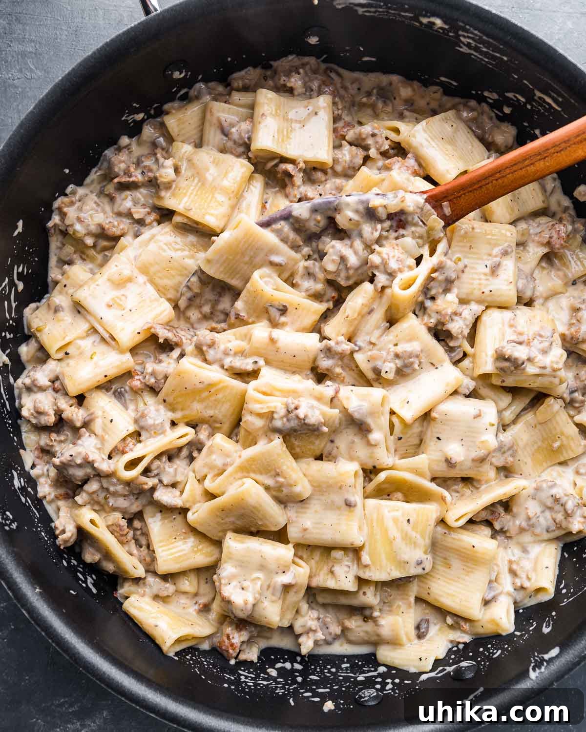 Pasta alla Norcina: Where Tradition Meets Practicality 3 Large black pan with finished pasta alla norcina.