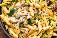 Creamy Garlic Chicken and Broccoli Pasta Recipe